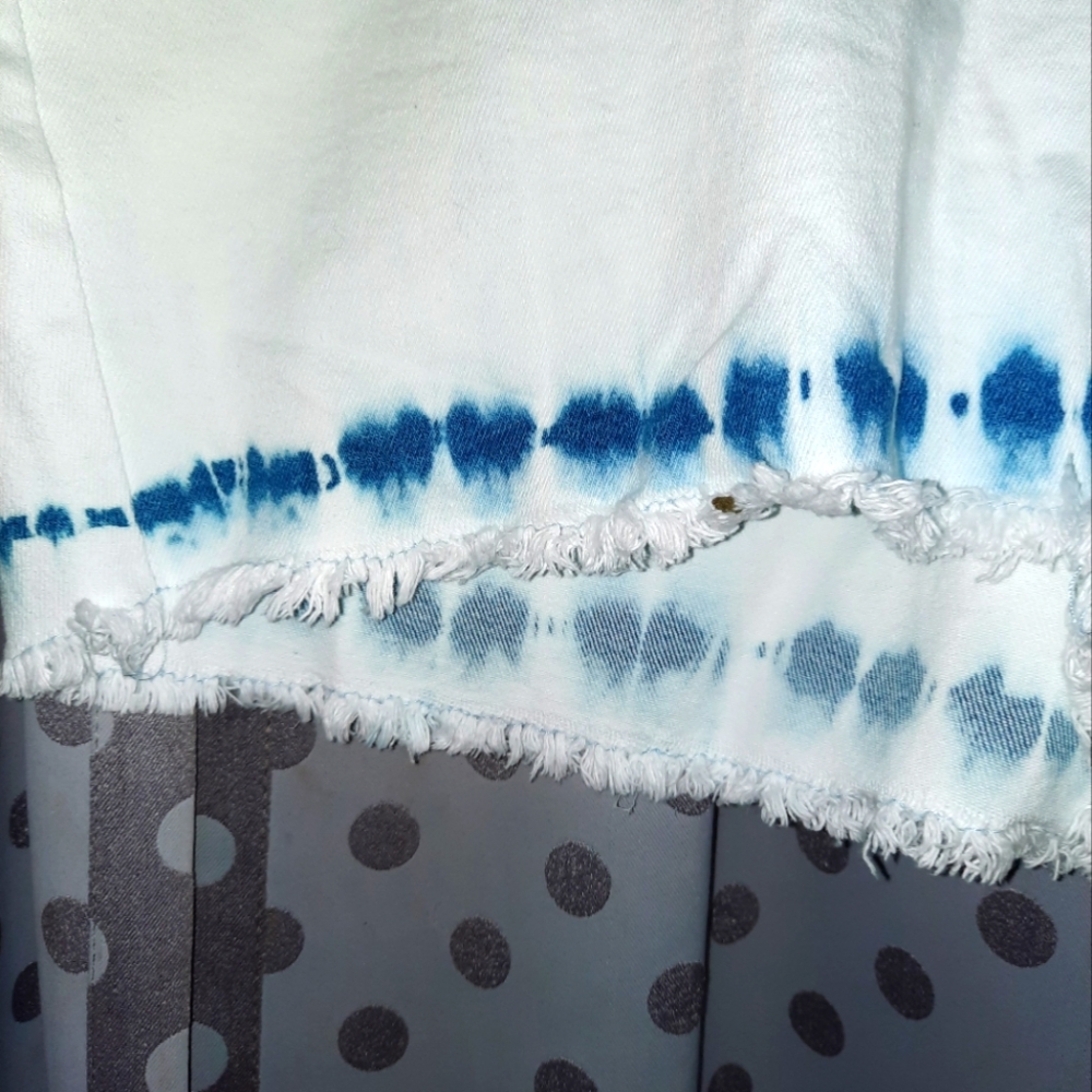 AVA VIV Tye Dye Midi Denim Shorts Raw Hem 24W NWT - Picture 4 of 9